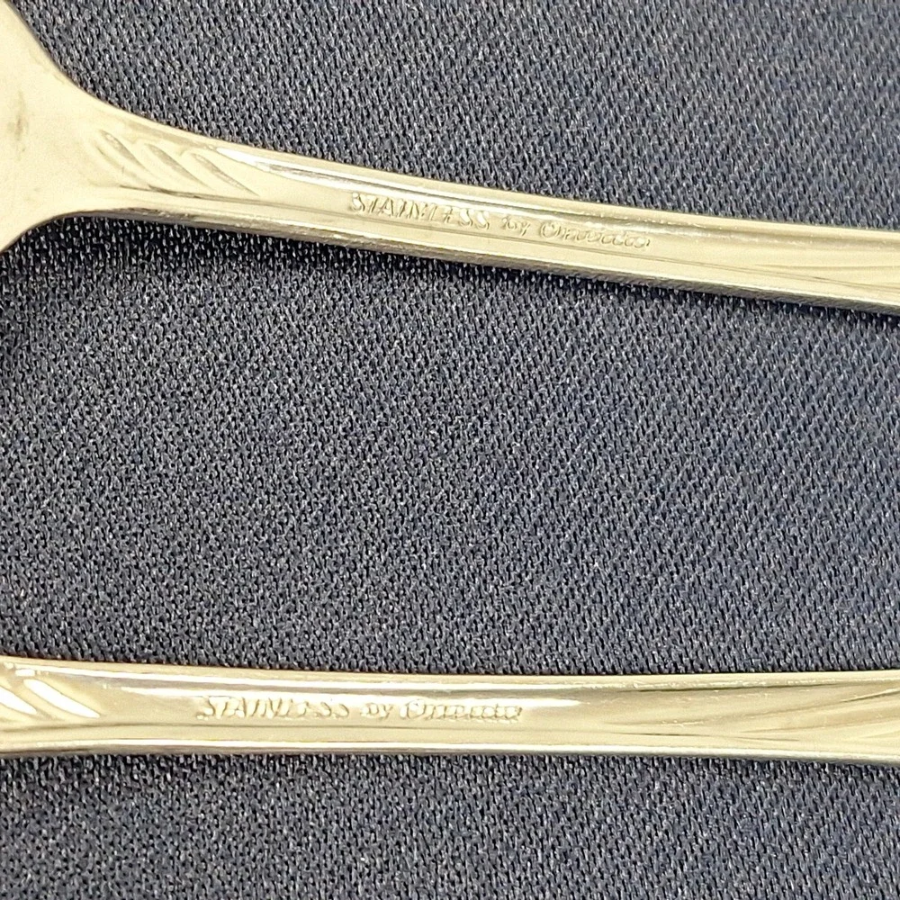 6 Oneida Silver Stainless Camber Cresta Windswept Scroll Cocktail Forks + 4 read